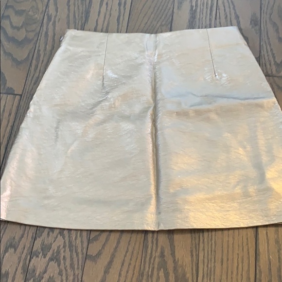 Gold skirt - Picture 2 of 2